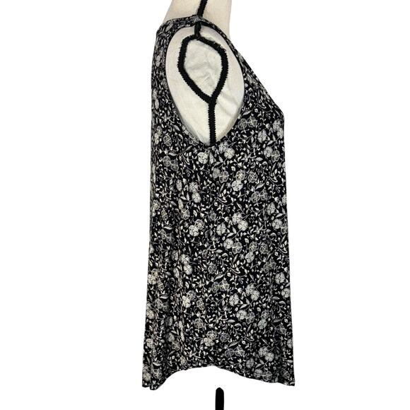 Old Navy Luxe Large Tank Top Floral Sleeveless Stretch Lightweight Round Neck - Picture 3 of 7